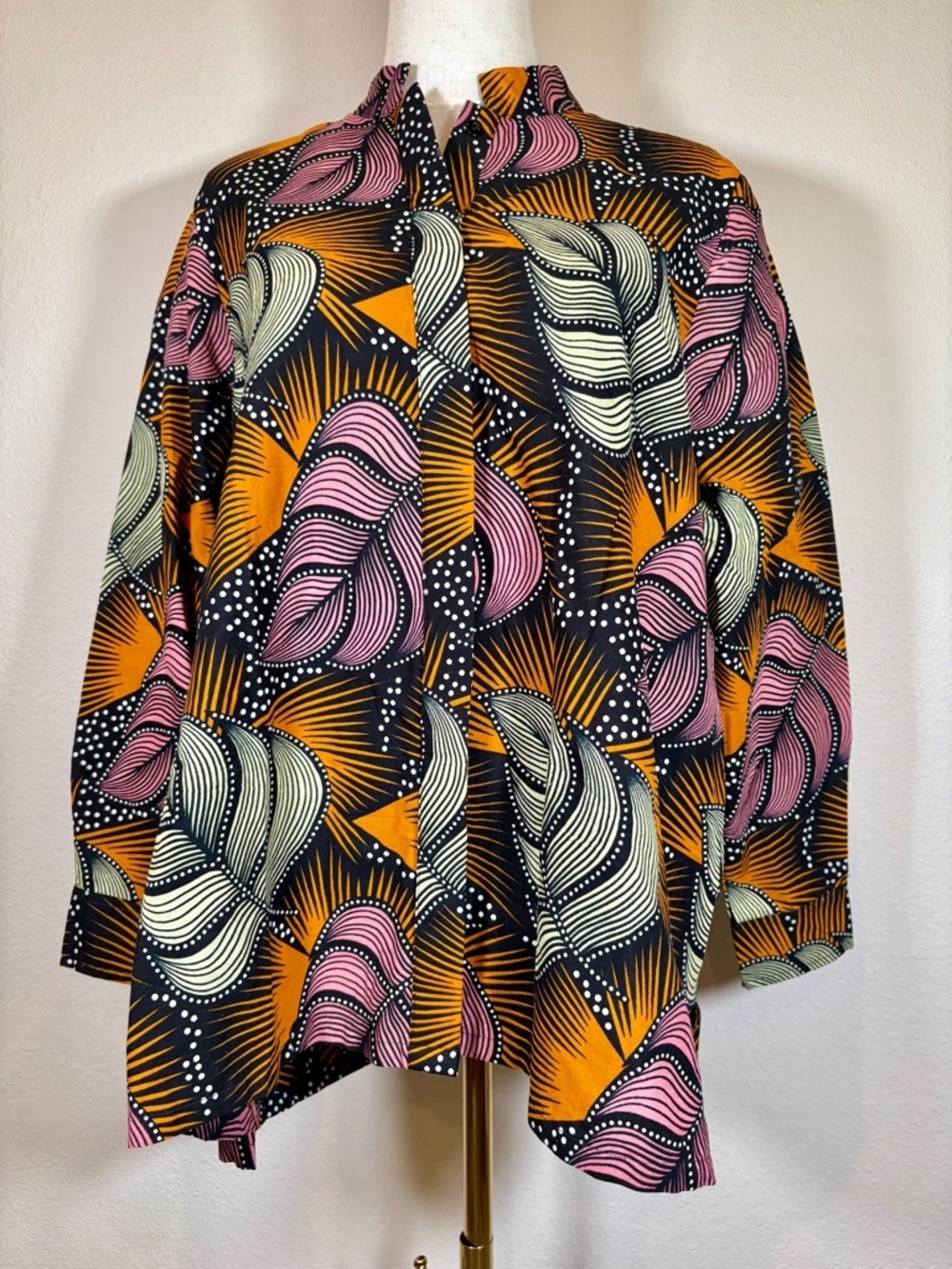 Zuri Comic Releaf Kenyan Button-Down Long Sleeve Shirt Size Medium